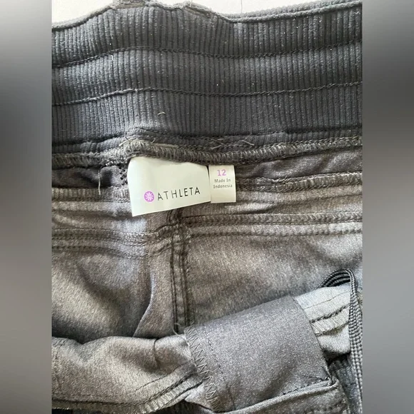 Athleta women’s cargo style pants  size 12 EUC - Picture 12 of 13